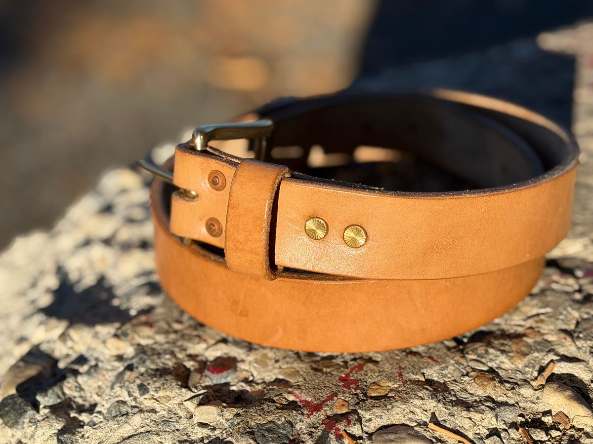 Photo by jayandhisboots on November 4, 2025 of the Self-Made Belt in J&FJ Baker Natural Oak Bark Tanned Harness.