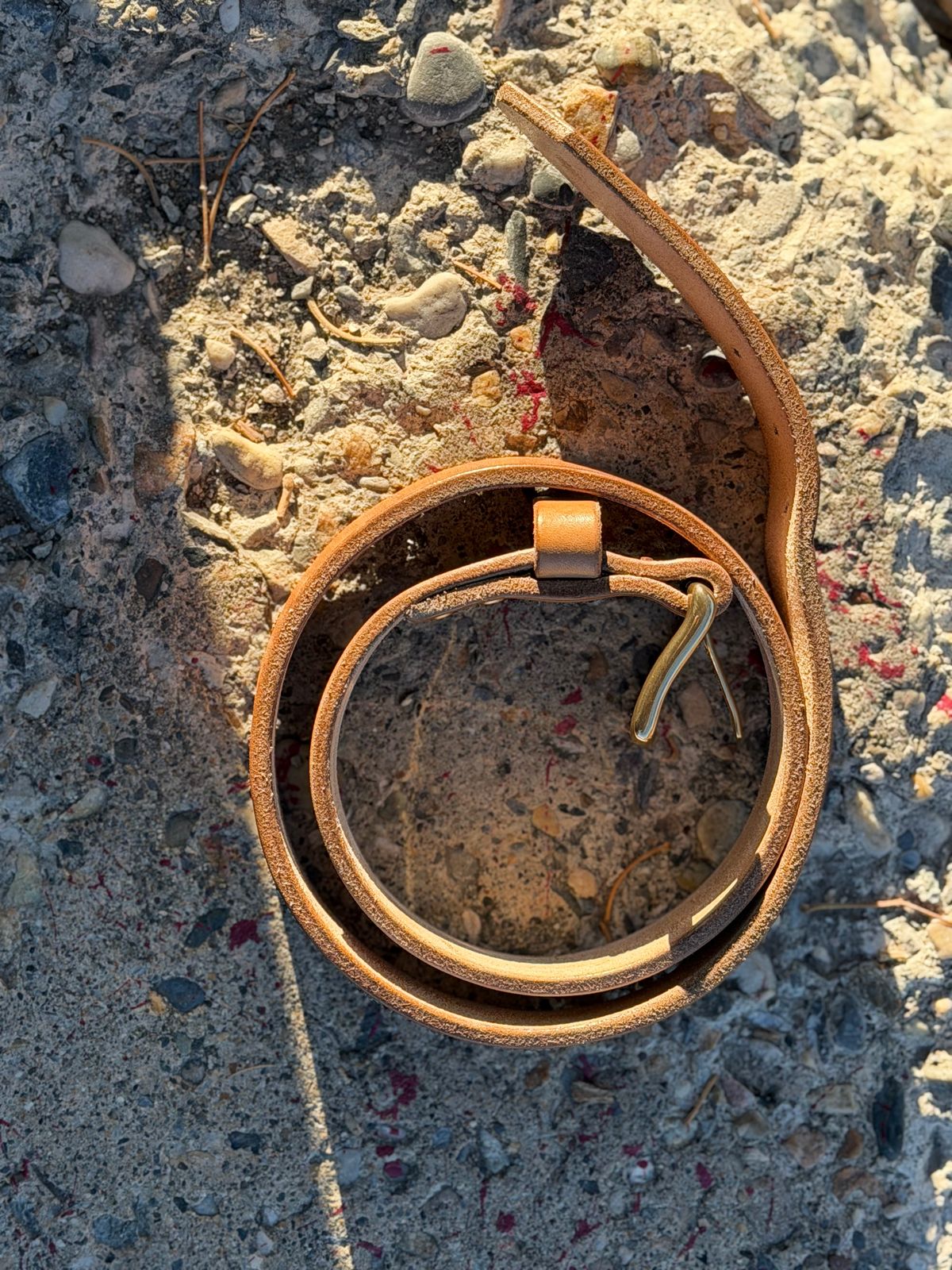 Photo by jayandhisboots on November 4, 2025 of the Self-Made Belt in J&FJ Baker Natural Oak Bark Tanned Harness.
