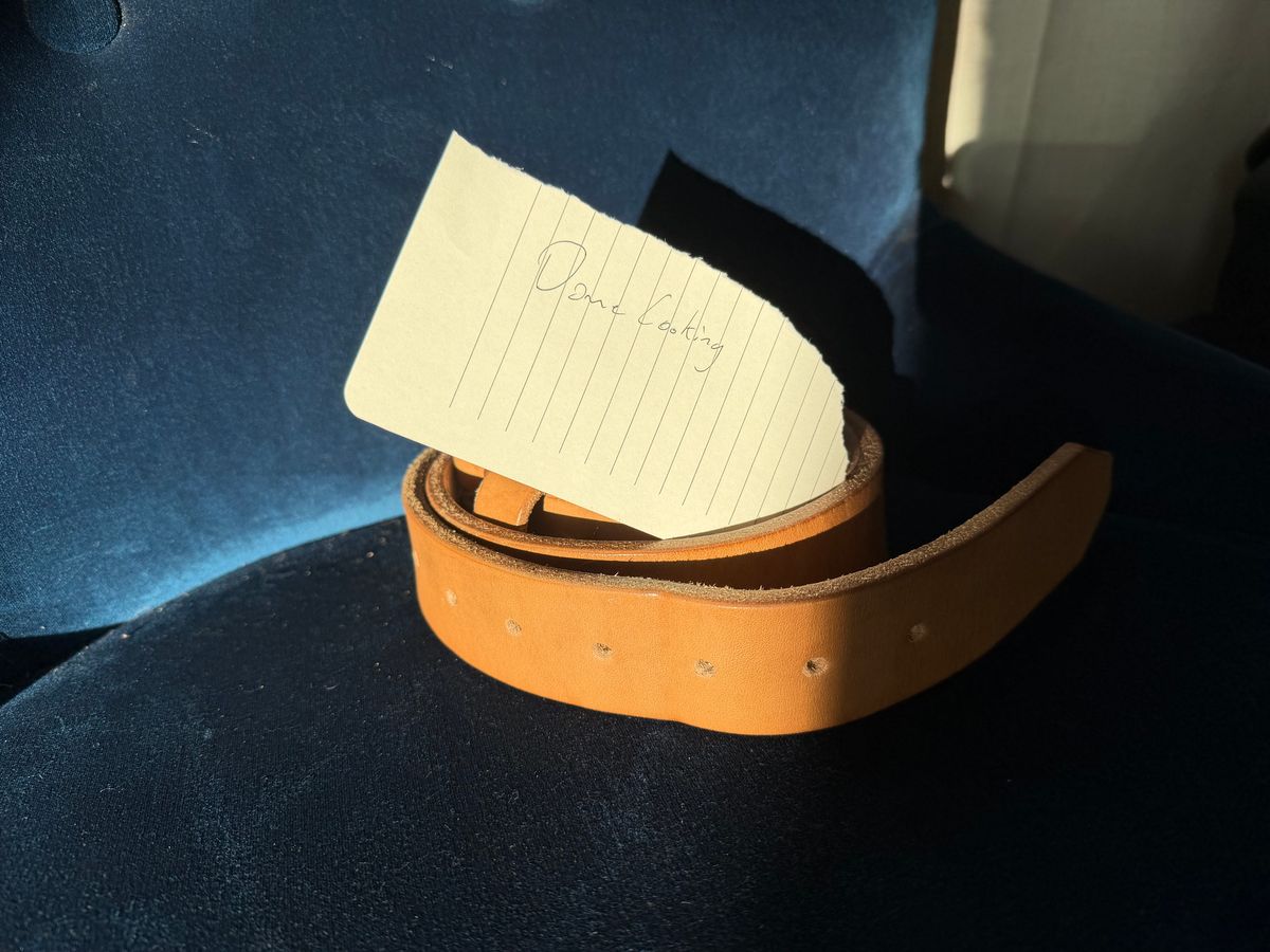 Photo by jayandhisboots on November 4, 2025 of the Self-Made Belt in J&FJ Baker Natural Oak Bark Tanned Harness.