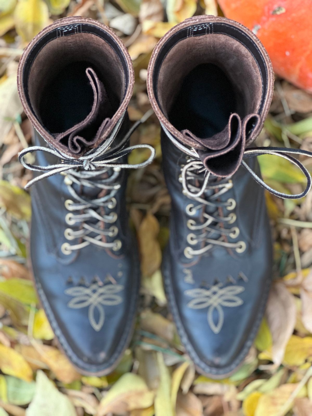 Photo by jayandhisboots on November 1, 2024 of the White's Packer Pointed Toe in Seidel Brown Dress.