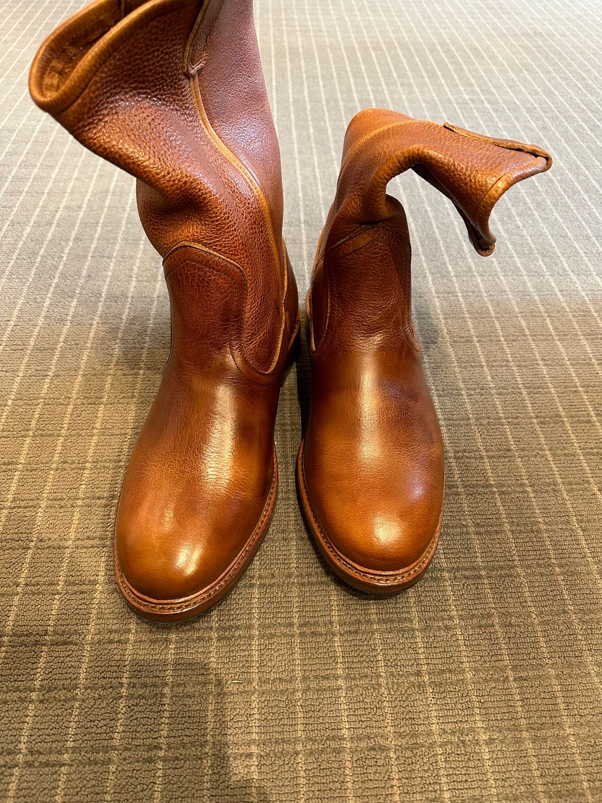 Photo by jayandhisboots on October 3, 2023 of the Allen Edmonds Dallas Roper in Horween Cheyenne Brown.