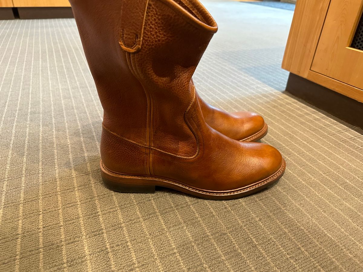 Photo by jayandhisboots on October 3, 2023 of the Allen Edmonds Dallas Roper in Horween Cheyenne Brown.
