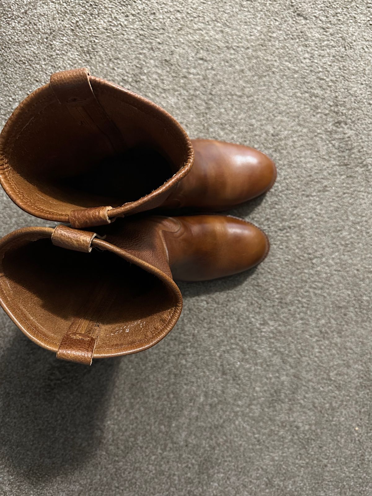 Photo by jayandhisboots on October 3, 2023 of the Allen Edmonds Dallas Roper in Horween Cheyenne Brown.