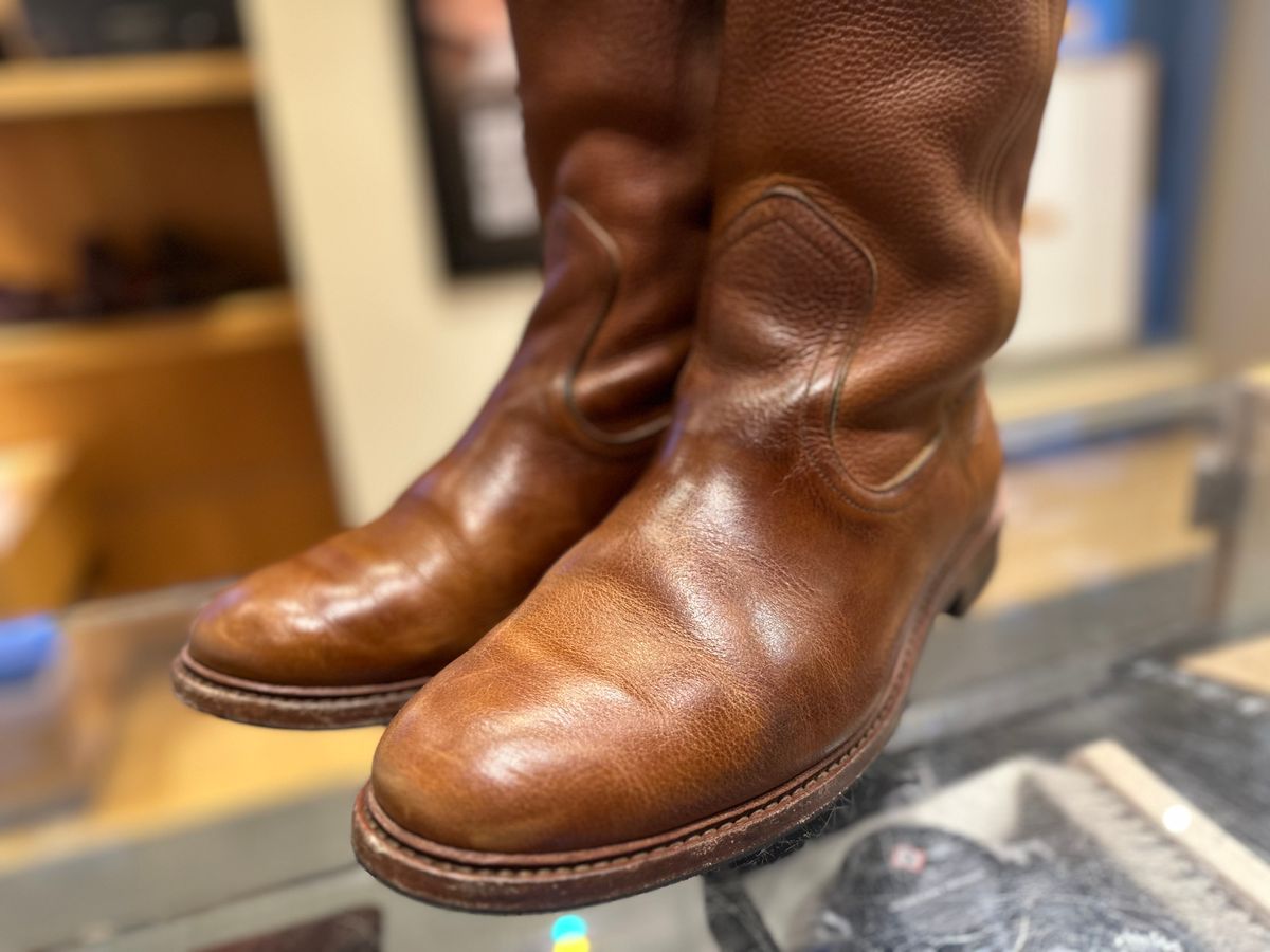 Photo by jayandhisboots on November 14, 2023 of the Allen Edmonds Dallas Roper in Horween Cheyenne Brown.