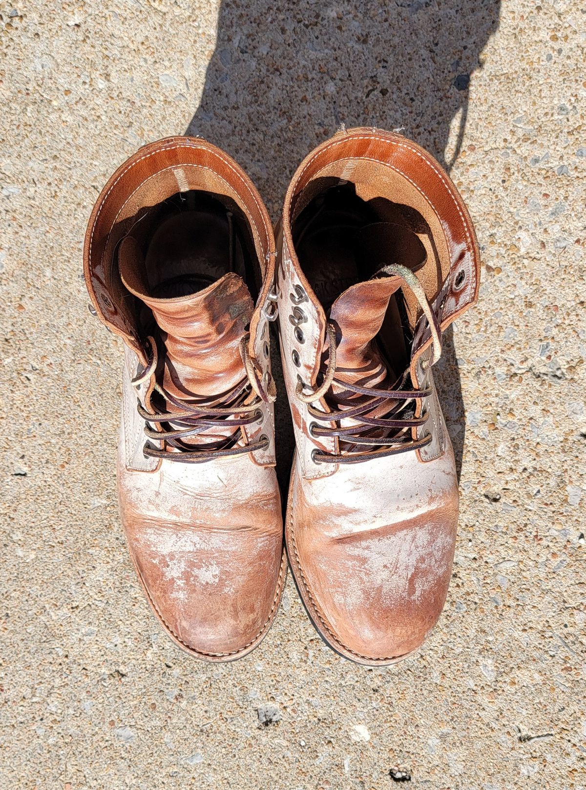 Photo by Jeppysboots on February 6, 2024 of the Oak Street Bootmakers Trench Boot in Volpi Whitewash Overdye Abetone.