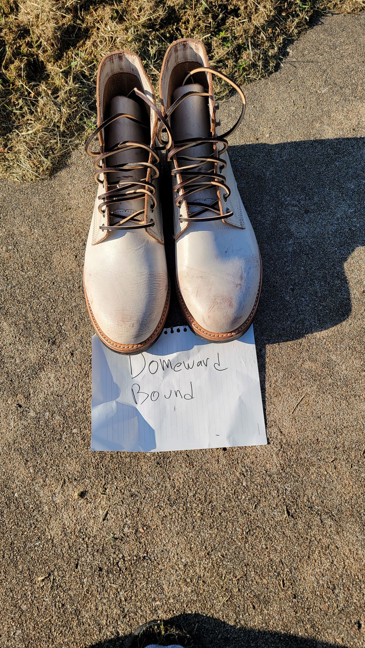 Photo by Jeppysboots on October 1, 2023 of the Oak Street Bootmakers Trench Boot in Volpi Whitewash Overdye Abetone.