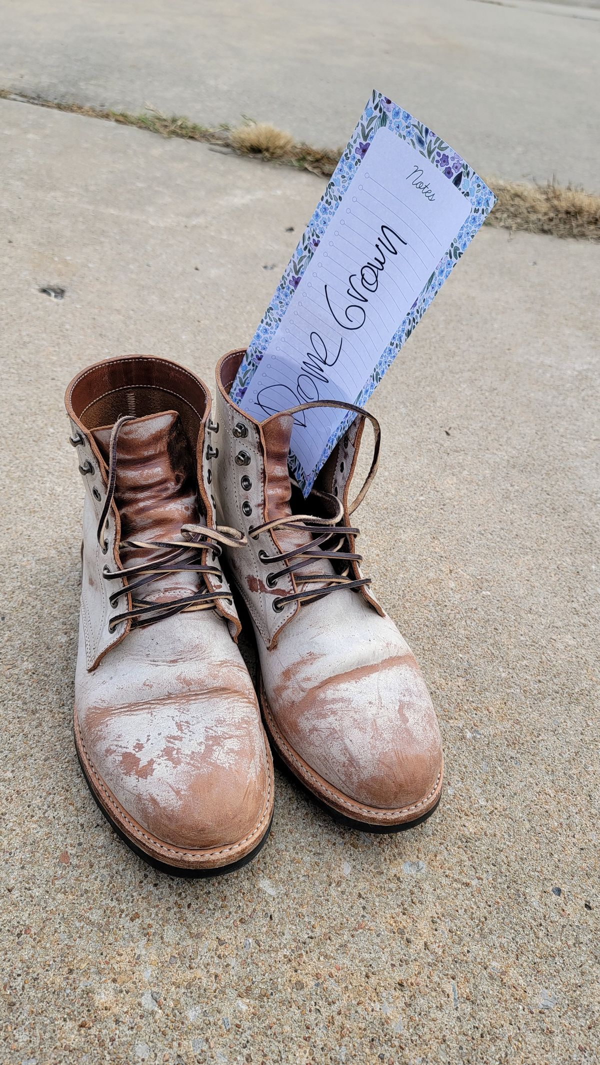 Photo by Jeppysboots on November 6, 2023 of the Oak Street Bootmakers Trench Boot in Volpi Whitewash Overdye Abetone.