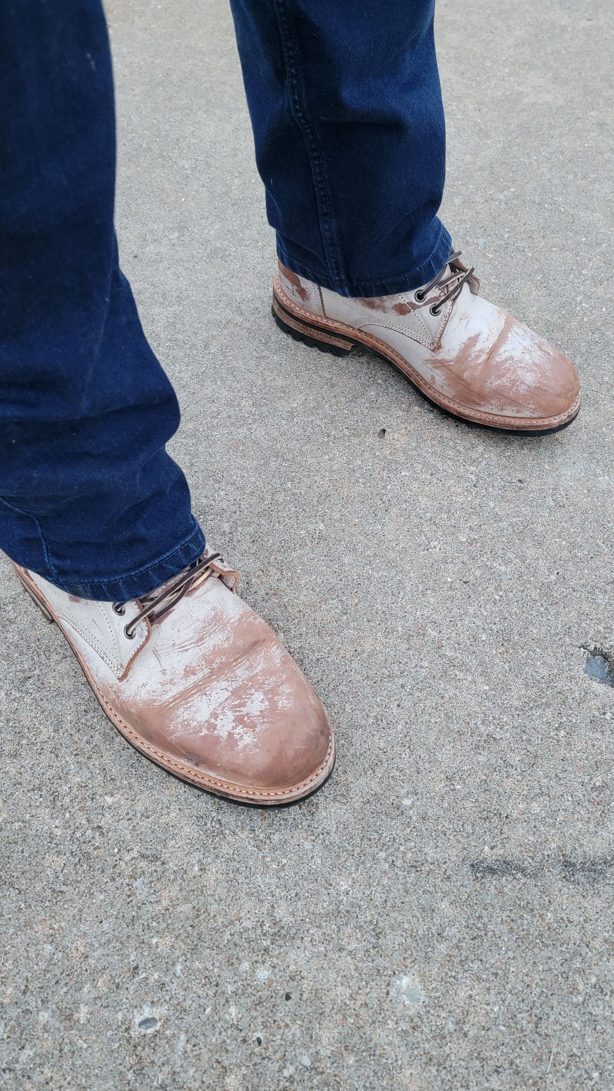 Photo by Jeppysboots on January 5, 2024 of the Oak Street Bootmakers Trench Boot in Volpi Whitewash Overdye Abetone.