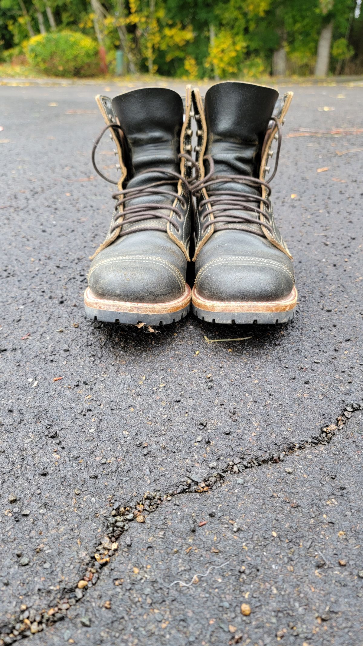 Photo by Jeppysboots on November 6, 2024 of the Truman Upland Boot in Horween Black Waxed Flesh.