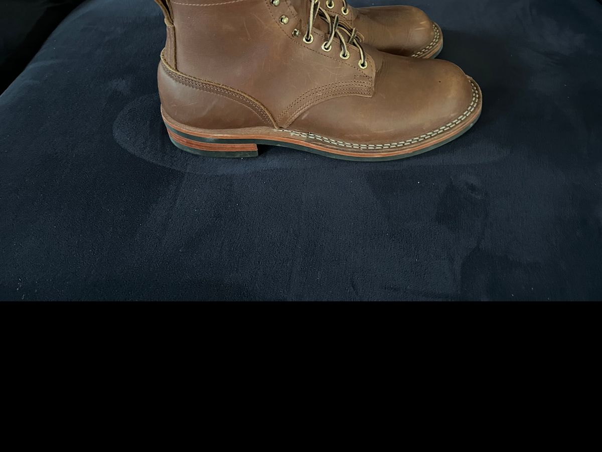 Photo by enarges on December 2, 2022 of the Nicks Falcon in Seidel 1964 Brown.