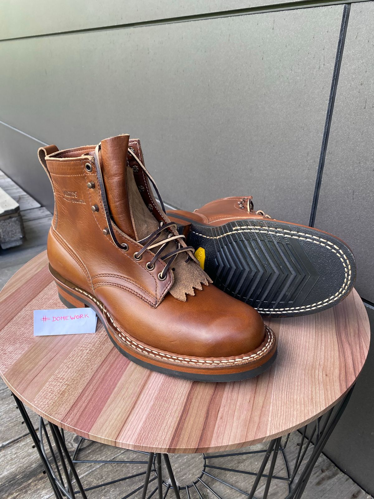 Photo by indigo_footprint on October 1, 2022 of the White's 350 Cruiser in Horween British Tan Chromexcel.