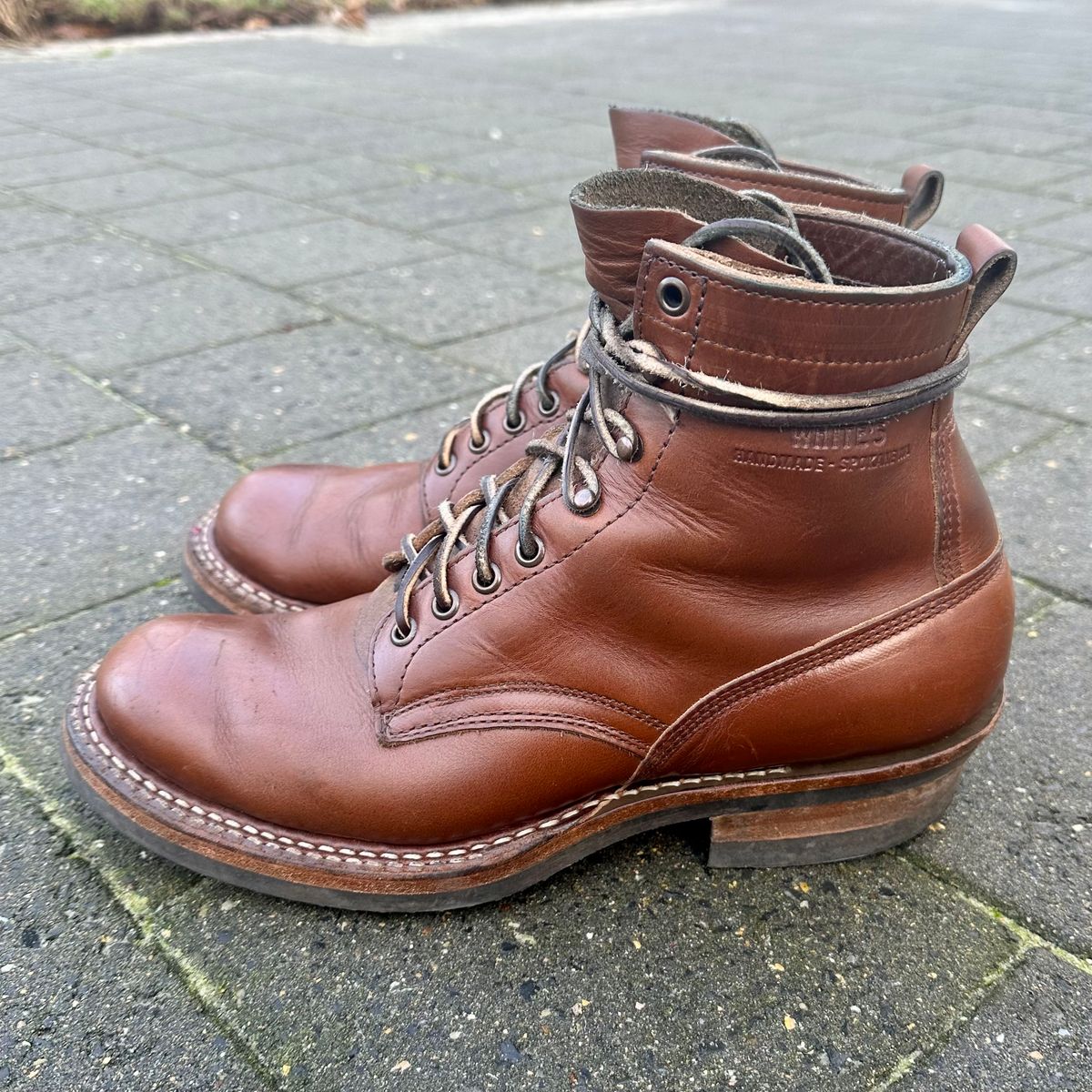 Photo by indigo_footprint on February 5, 2023 of the White's 350 Cruiser in Horween British Tan Chromexcel.