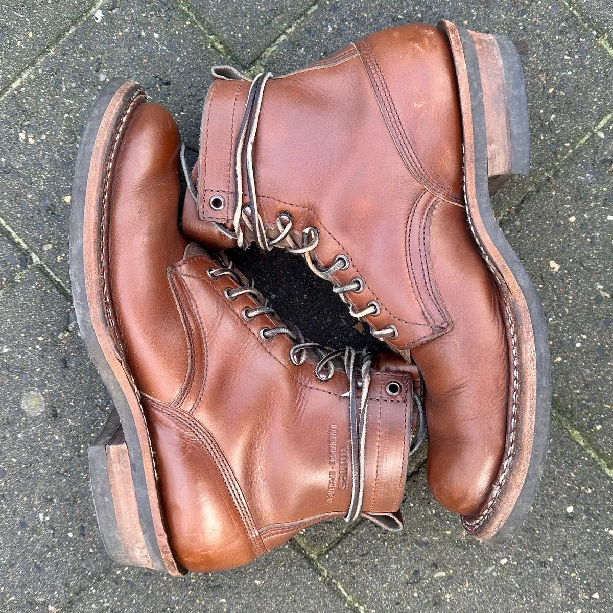 Photo by indigo_footprint on February 5, 2023 of the White's 350 Cruiser in Horween British Tan Chromexcel.