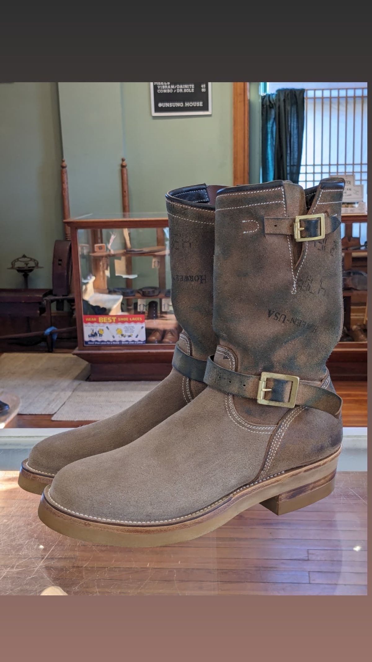 Photo by aminnix829 on January 17, 2024 of the Unsung U 22-2 Engineer Boot in Horween Natural Chromexcel Horsehide Roughout.