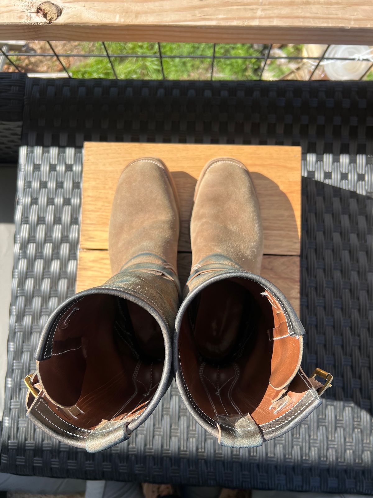 Photo by aminnix829 on February 4, 2024 of the Unsung U 22-2 Engineer Boot in Horween Natural Chromexcel Horsehide Roughout.