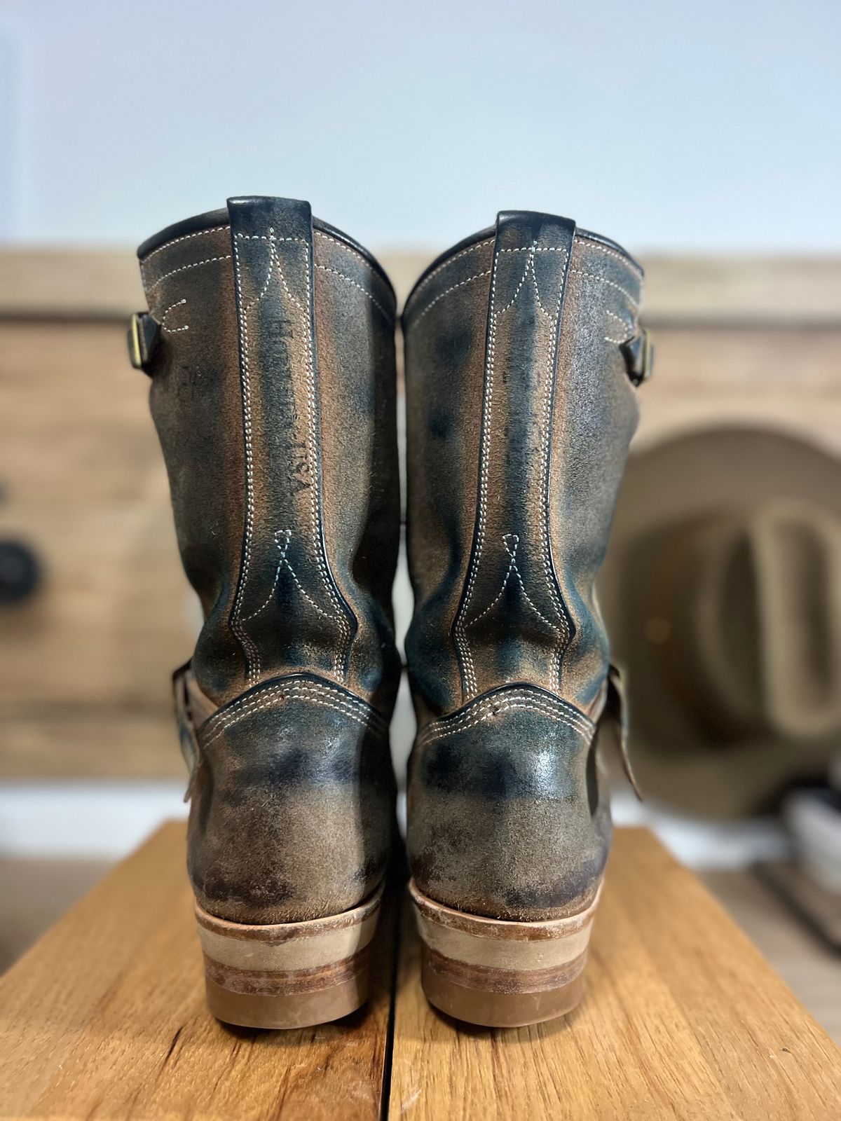 Photo by aminnix829 on March 4, 2024 of the Unsung U 22-2 Engineer Boot in Horween Natural Chromexcel Horsehide Roughout.
