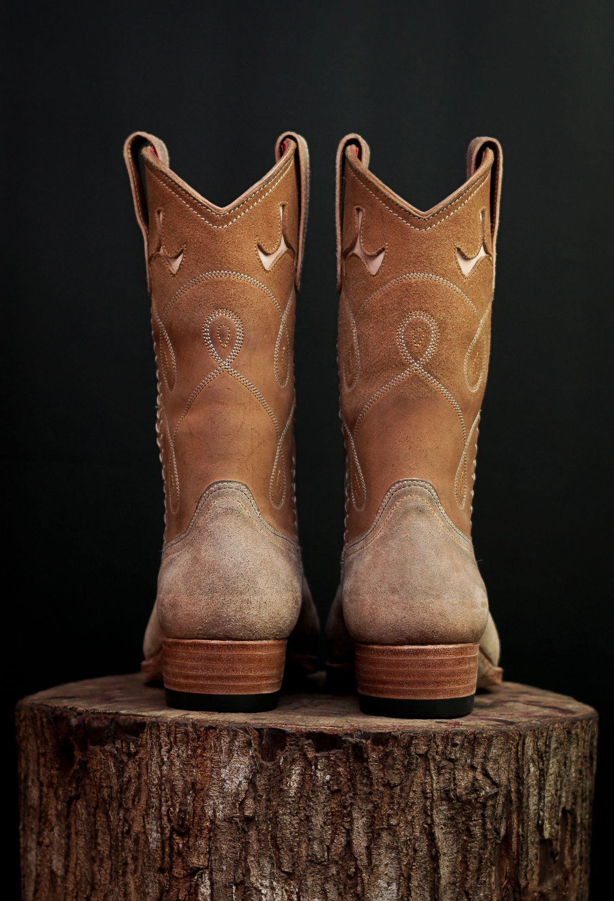 Photo by aminnix829 on September 30, 2025 of the Fortis Boots Yudistira Cowboy Boot in Natural Horsebutt Reverse.