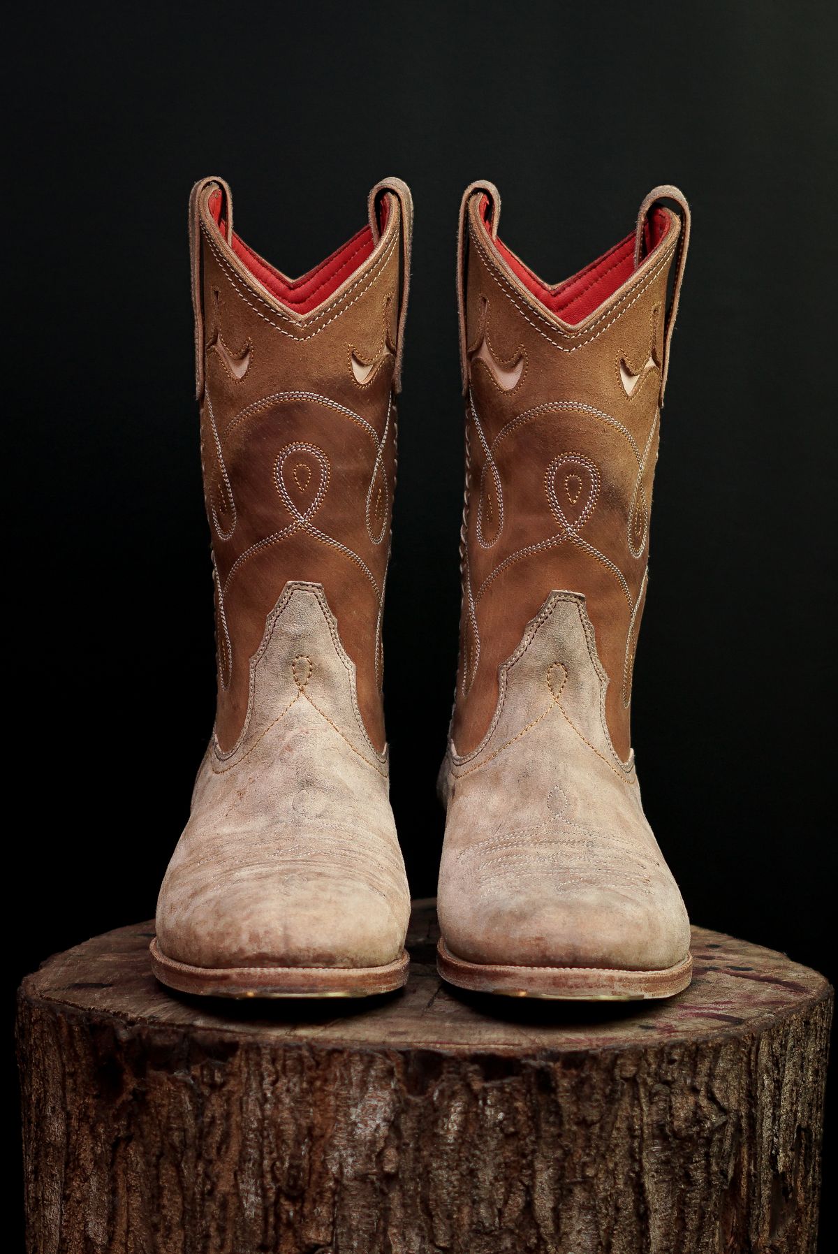 Photo by aminnix829 on September 30, 2025 of the Fortis Boots Yudistira Cowboy Boot in Natural Horsebutt Reverse.