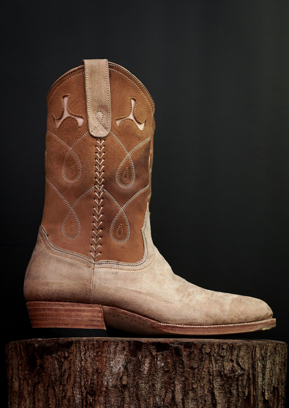Photo by aminnix829 on September 30, 2025 of the Fortis Boots Yudistira Cowboy Boot in Natural Horsebutt Reverse.