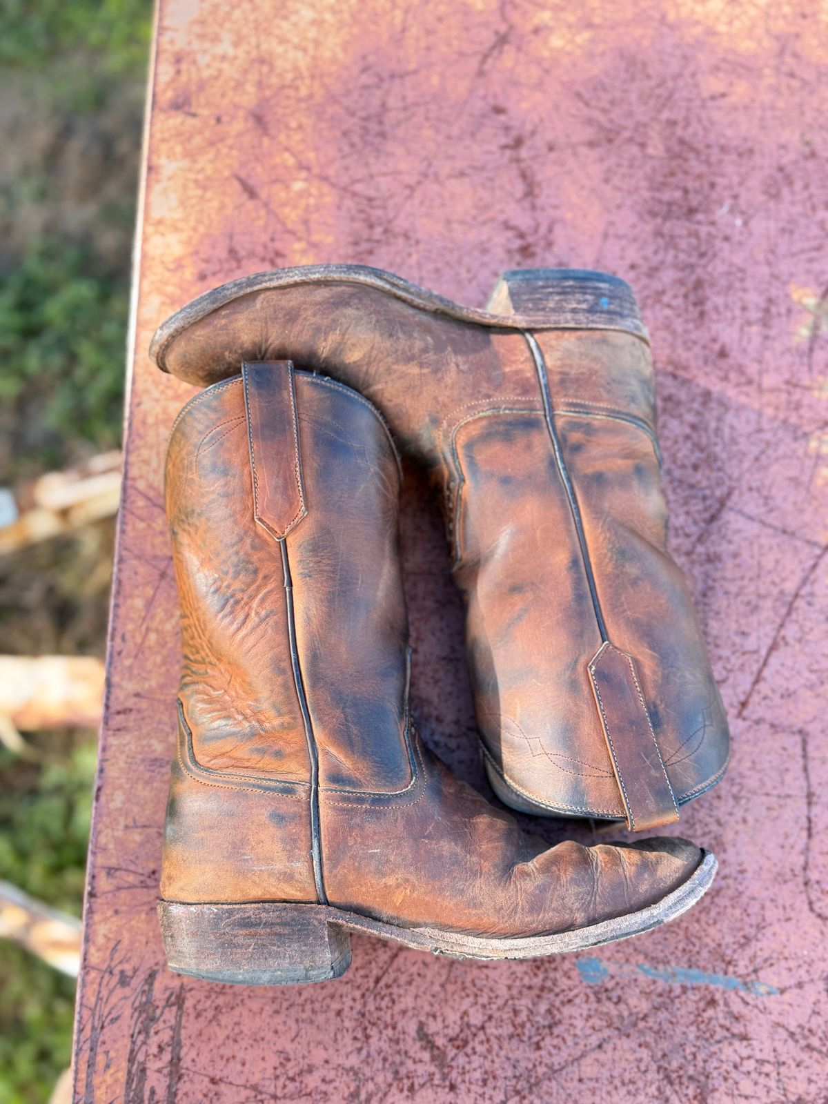 Photo by aminnix829 on December 2, 2025 of the Rios of Mercedes R9025 in Chestnut Blackhawk.