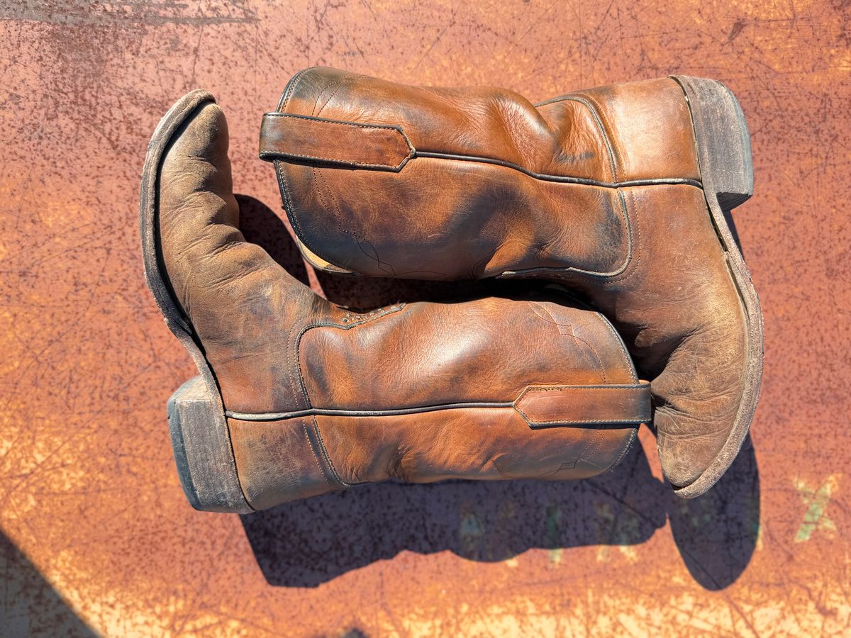 Photo by aminnix829 on February 1, 2026 of the Rios of Mercedes R9025 in Chestnut Blackhawk.