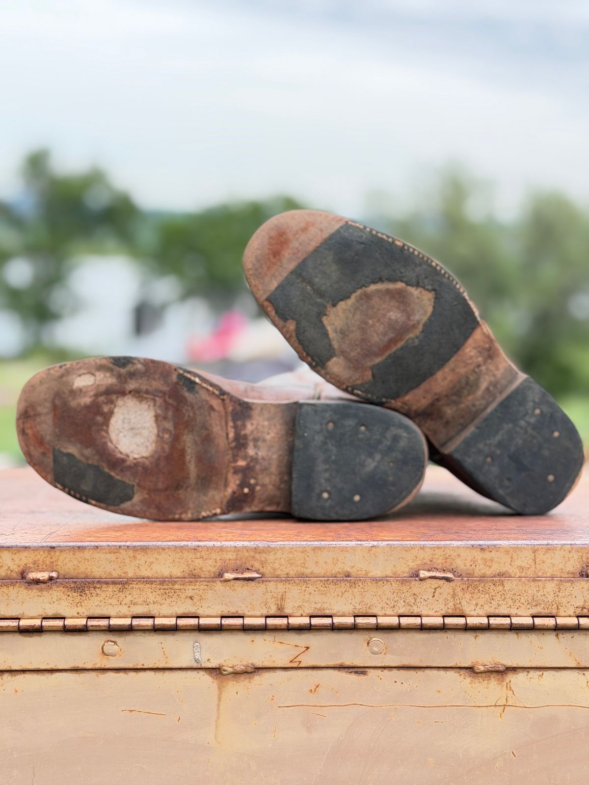 Photo by aminnix829 on April 5, 2026 of the Rios of Mercedes R9025 in Chestnut Blackhawk.