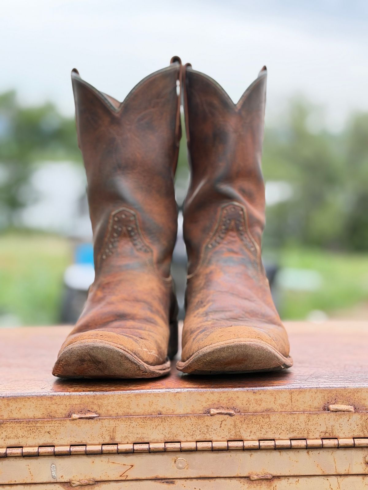 Photo by aminnix829 on April 5, 2026 of the Rios of Mercedes R9025 in Chestnut Blackhawk.