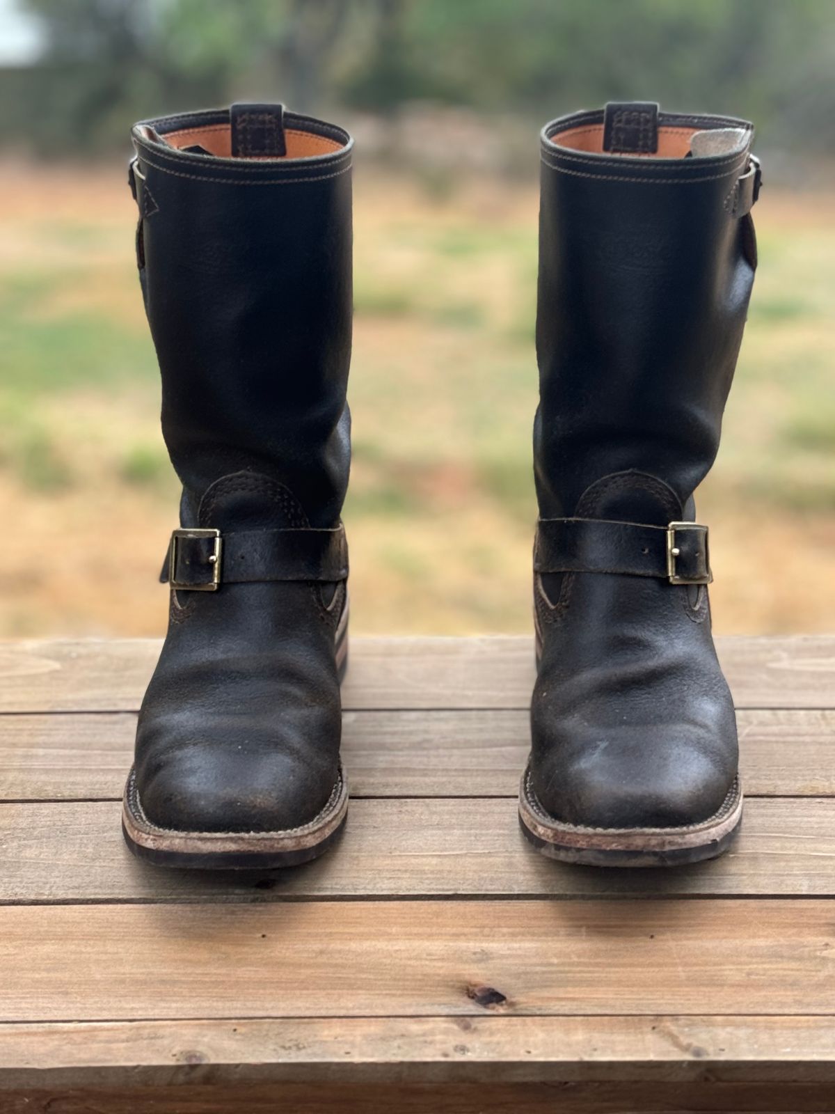 Photo by aminnix829 on November 3, 2024 of the Wesco Boss Engineer Boot in Horween Dark Olive Waxed Flesh.
