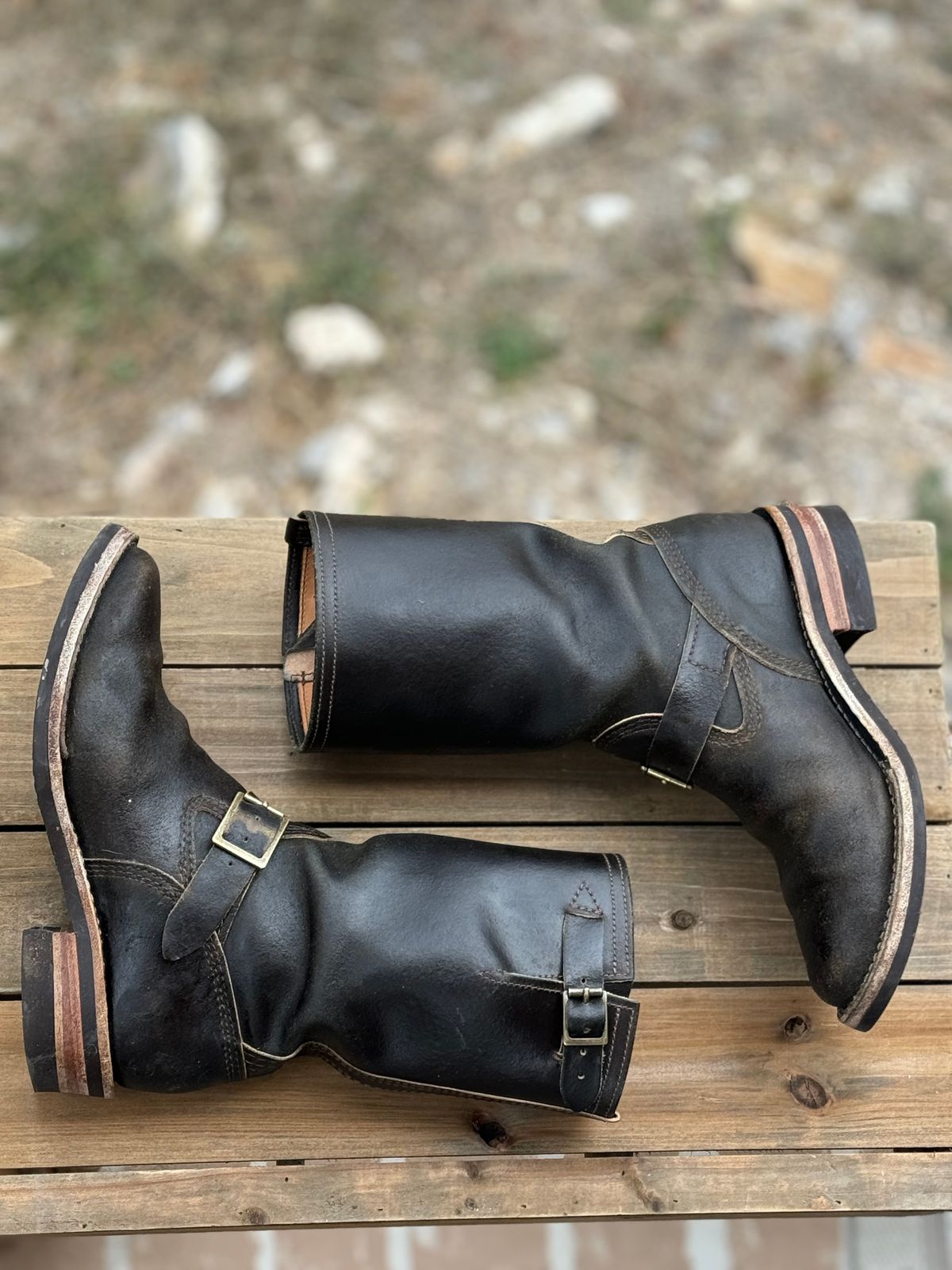 Photo by aminnix829 on November 3, 2024 of the Wesco Boss Engineer Boot in Horween Dark Olive Waxed Flesh.