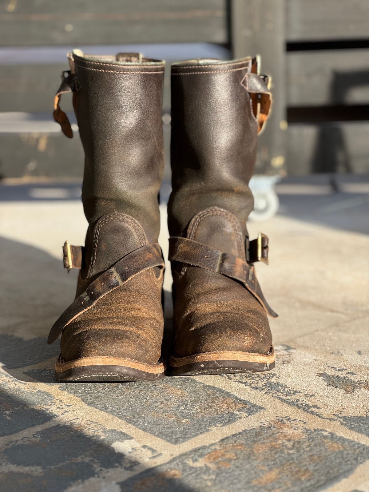 Photo by aminnix829 on March 2, 2025 of the Wesco Boss Engineer Boot in Horween Dark Olive Waxed Flesh.
