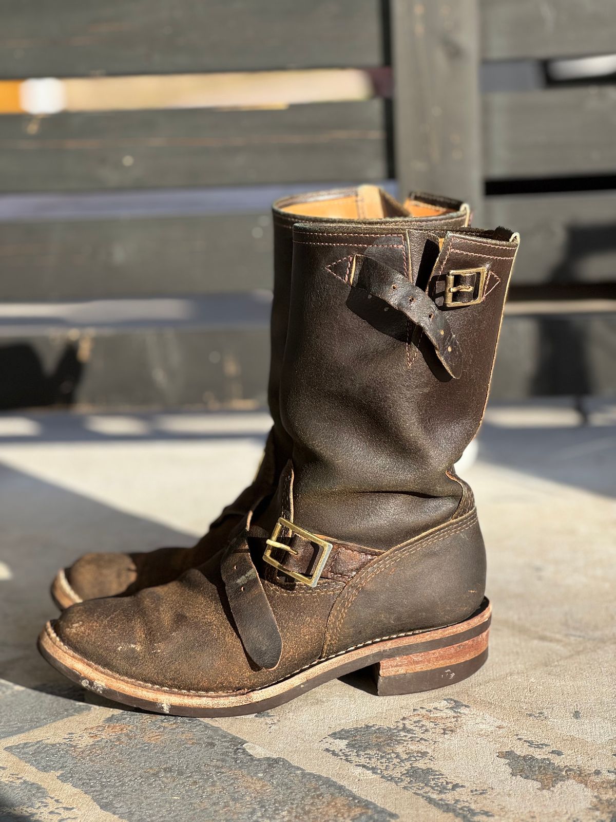 Photo by aminnix829 on March 2, 2025 of the Wesco Boss Engineer Boot in Horween Dark Olive Waxed Flesh.