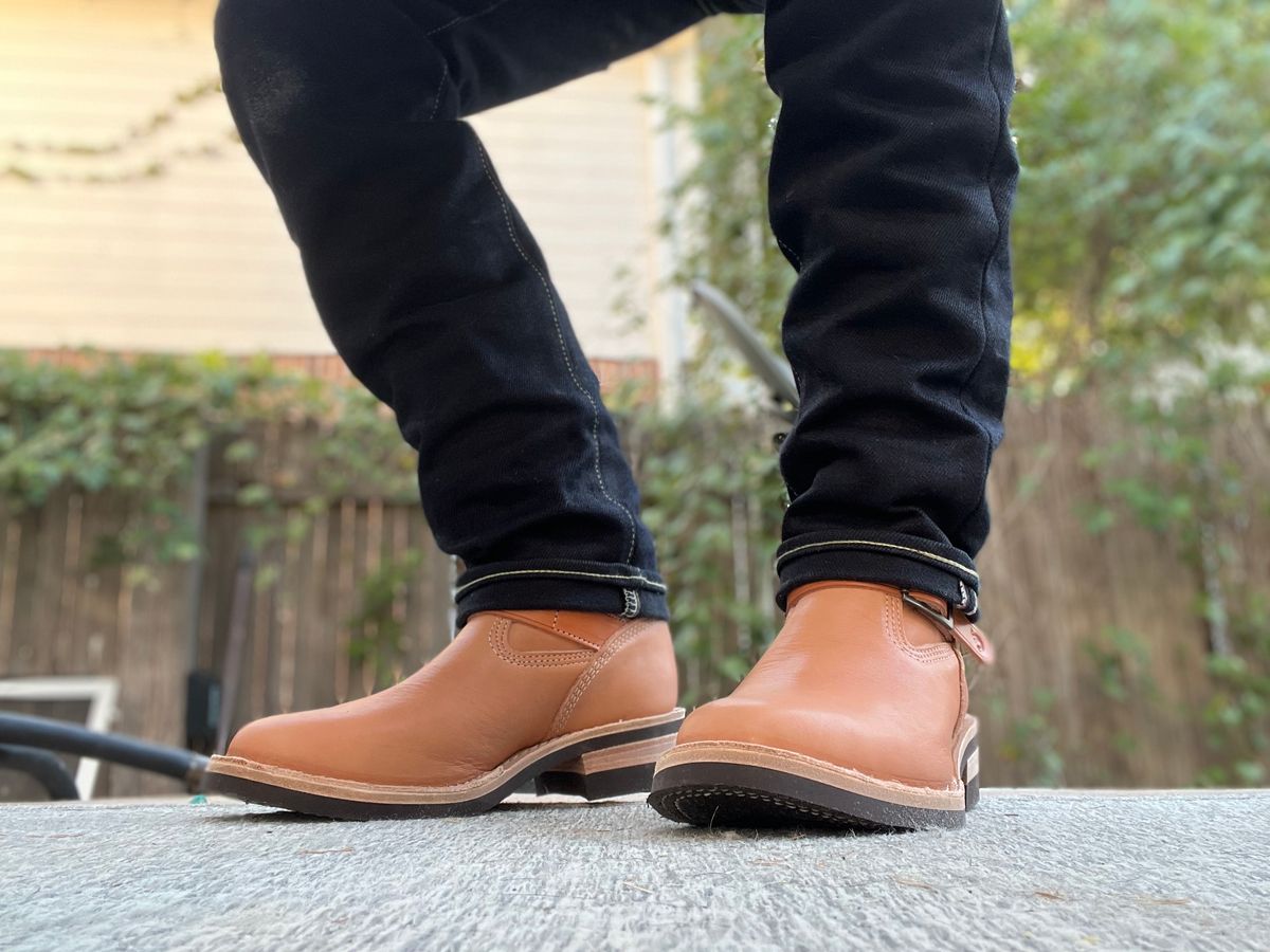 Photo by aminnix829 on October 1, 2022 of the Wesco Boss Engineer Boot in Horween Natural Essex.