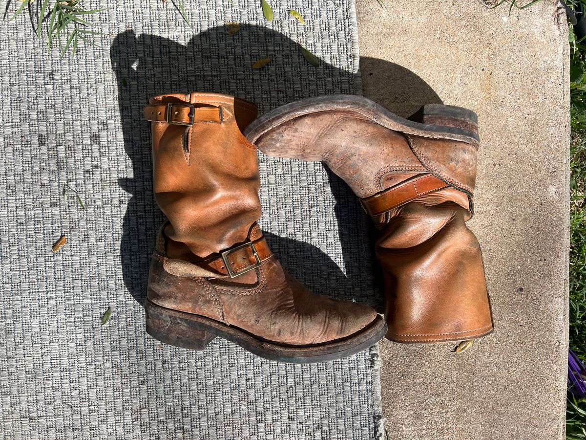 Photo by aminnix829 on March 4, 2023 of the Wesco Boss Engineer Boot in Horween Natural Essex.