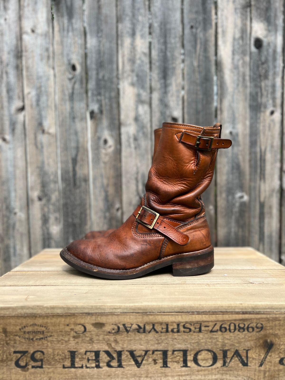 Photo by aminnix829 on April 1, 2023 of the Wesco Boss Engineer Boot in Horween Natural Essex.