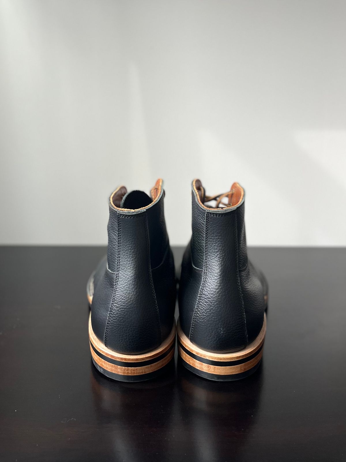 Photo by Harrison on October 1, 2022 of the Østmo Type I in Aarenes Black Chrome Scotchgrain.