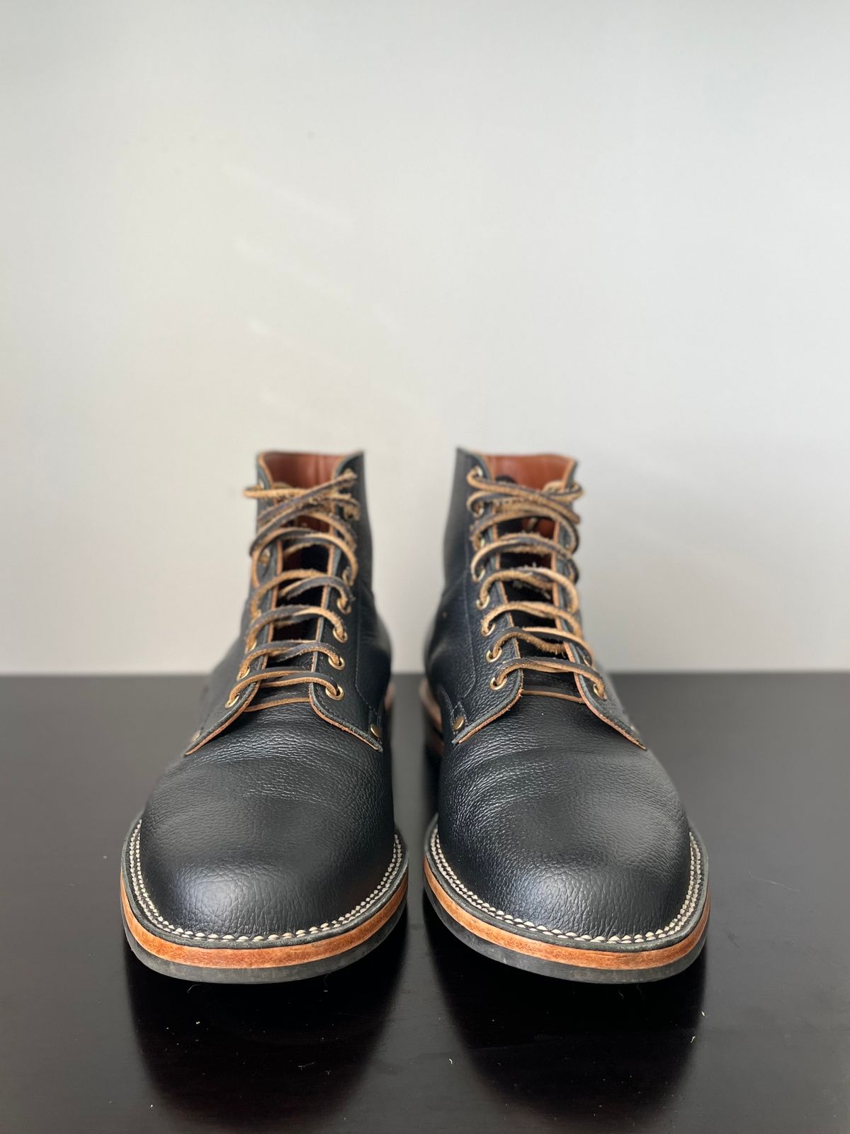 Photo by Harrison on November 4, 2022 of the Østmo Type I in Aarenes Black Chrome Scotchgrain.