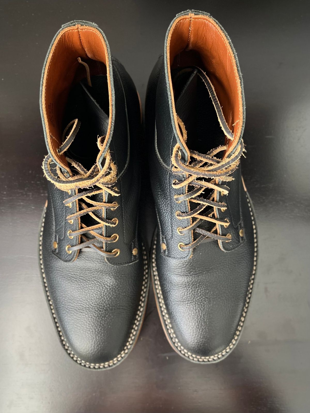 Photo by Harrison on November 4, 2022 of the Østmo Type I in Aarenes Black Chrome Scotchgrain.