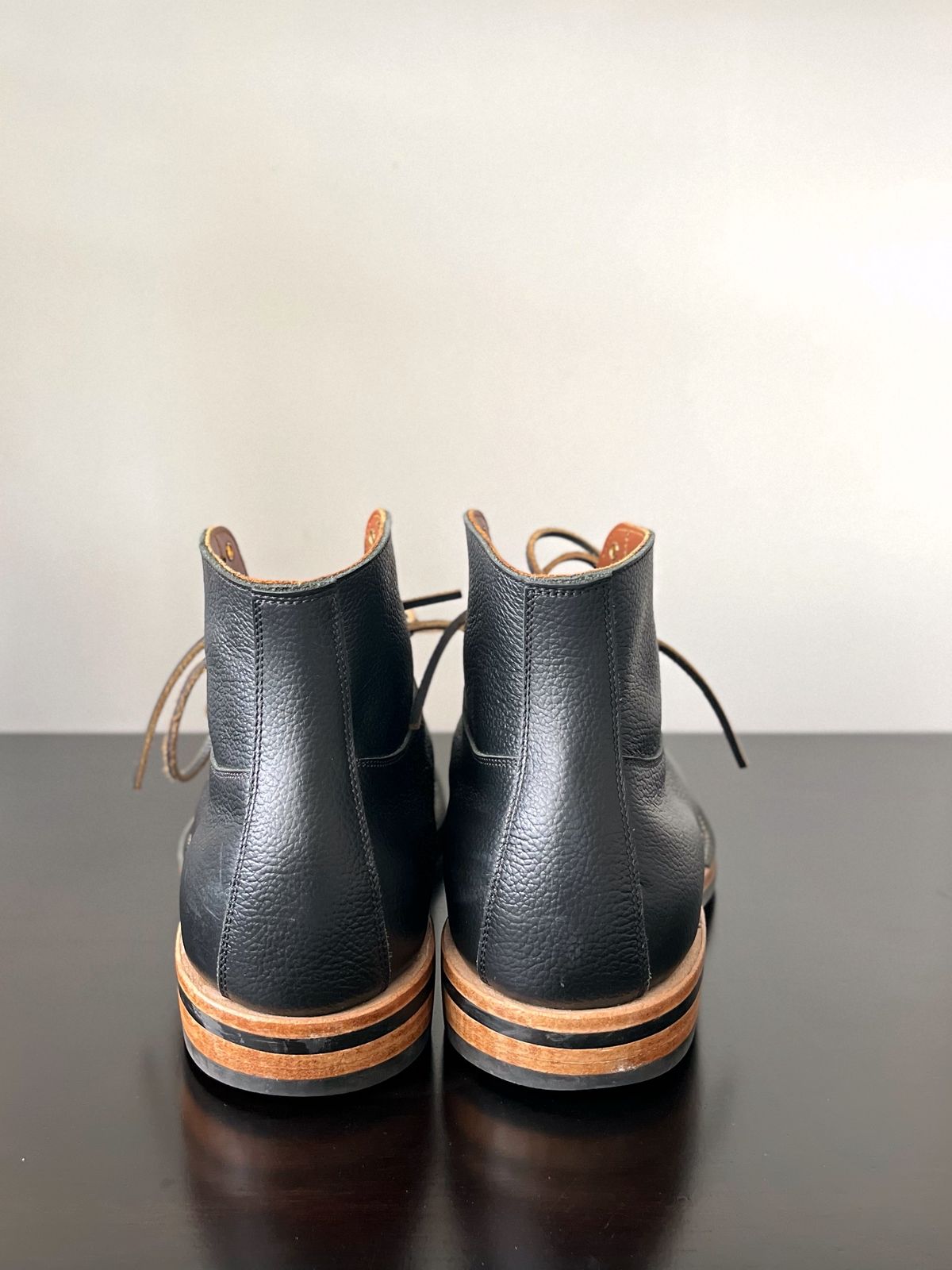 Photo by Harrison on December 3, 2022 of the Østmo Type I in Aarenes Black Chrome Scotchgrain.