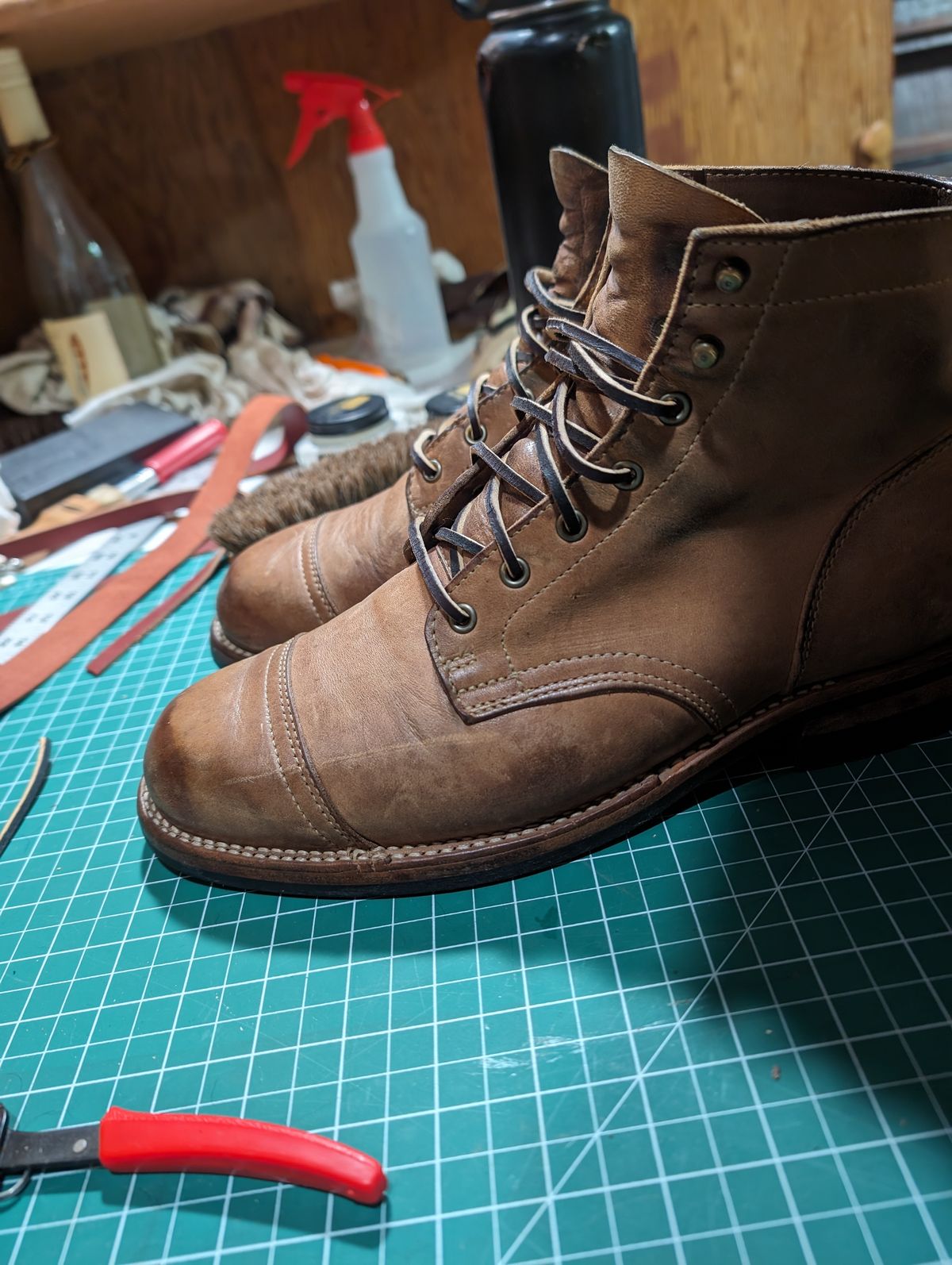 Photo by CanardGris on January 20, 2024 of the Truman Service Boot in Maryam Grigio Horsebutt.