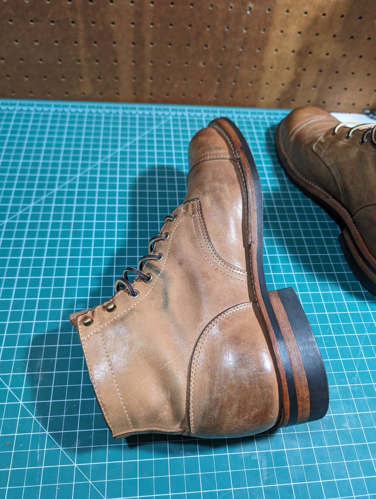 Photo by CanardGris on January 20, 2024 of the Truman Service Boot in Maryam Grigio Horsebutt.