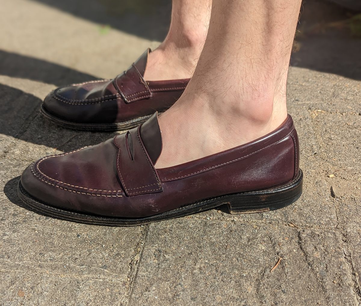 Photo by CanardGris on August 18, 2022 of the Alden Leisure Handsewn Penny Loafer in Horween Color 8 Shell Cordovan.