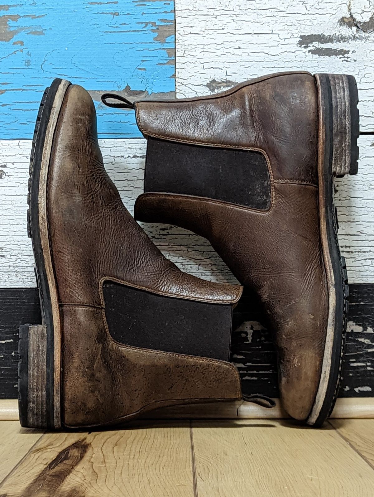 Photo by CanardGris on November 6, 2022 of the Mark Albert Chelsea Boot in Unlisted Leather.