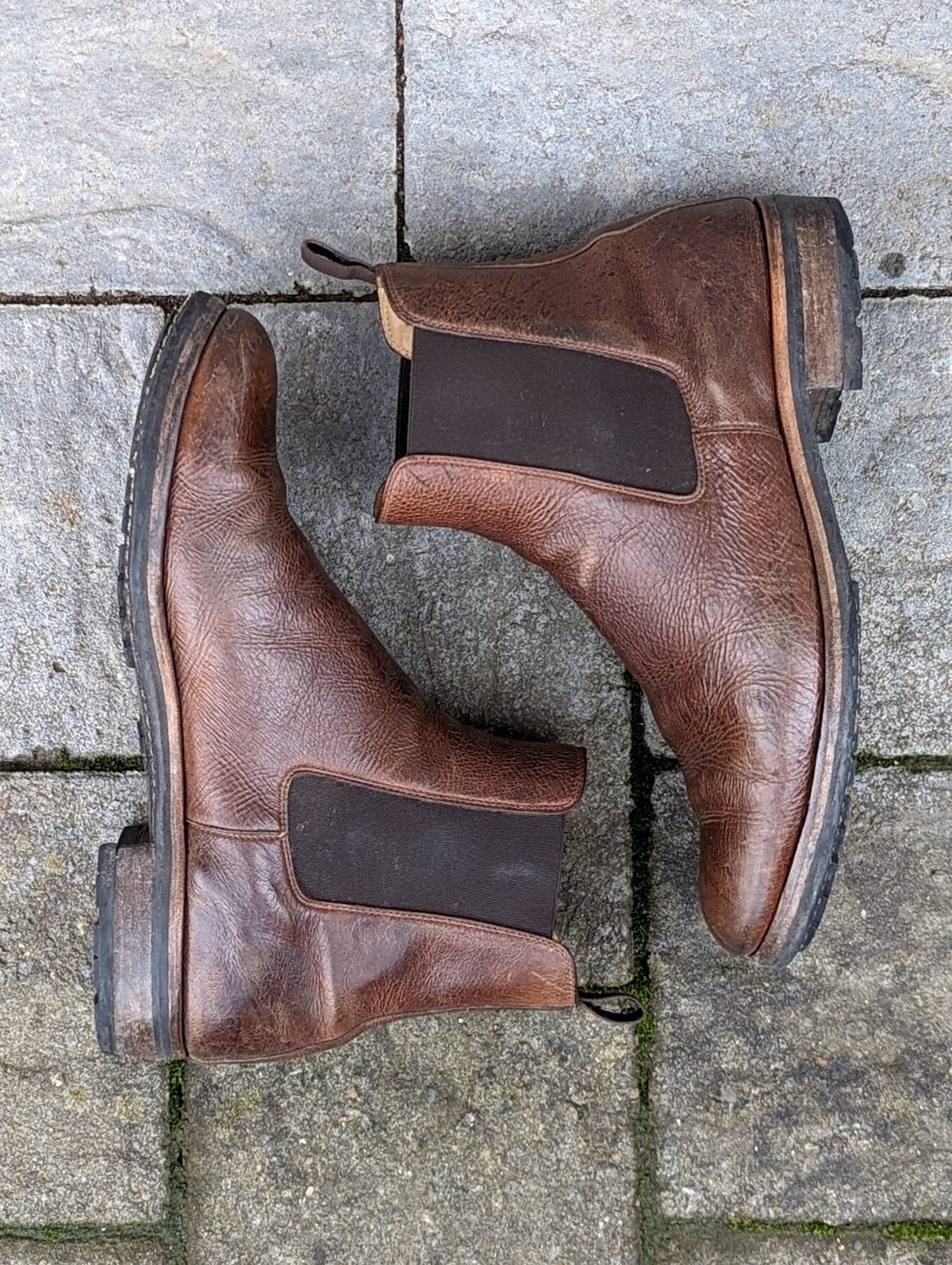 Photo by CanardGris on January 6, 2023 of the Mark Albert Chelsea Boot in Unlisted Leather.