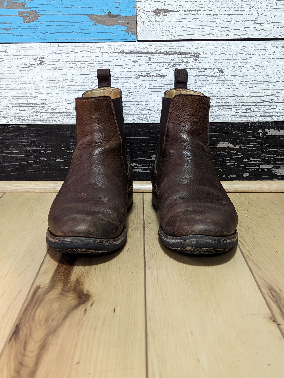 Photo by CanardGris on March 6, 2023 of the Mark Albert Chelsea Boot in Unlisted Leather.