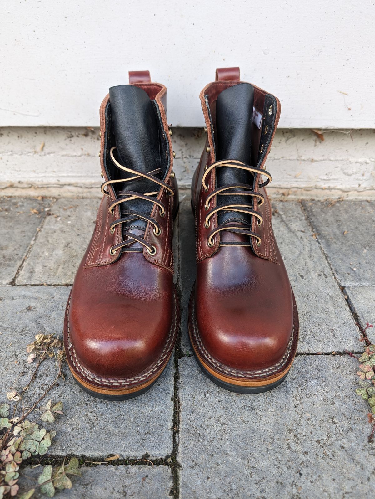 Photo by CanardGris on November 2, 2023 of the Drew's Boots 6-Inch Contractor in Rogue Smooth.