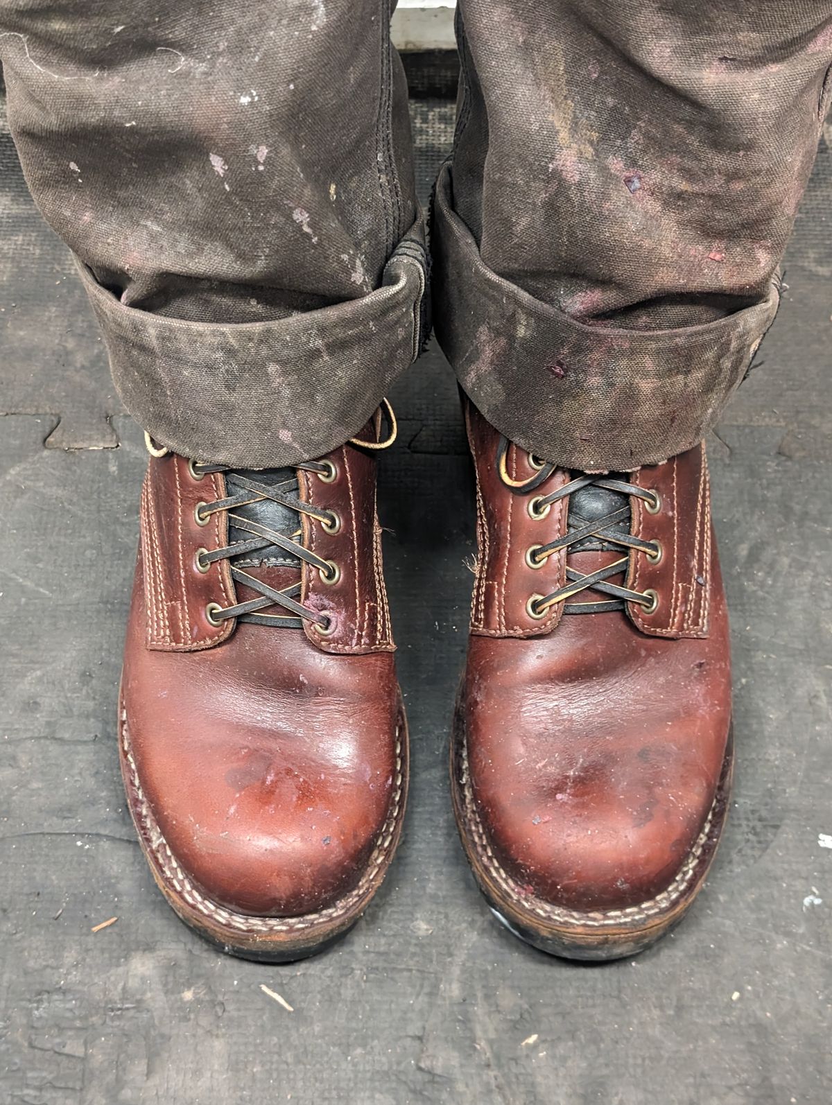 Photo by CanardGris on November 5, 2023 of the Drew's Boots 6-Inch Contractor in Rogue Smooth.