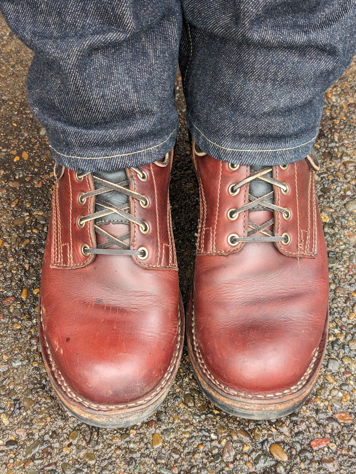 Photo by CanardGris on December 19, 2023 of the Drew's Boots 6-Inch Contractor in Rogue Smooth.