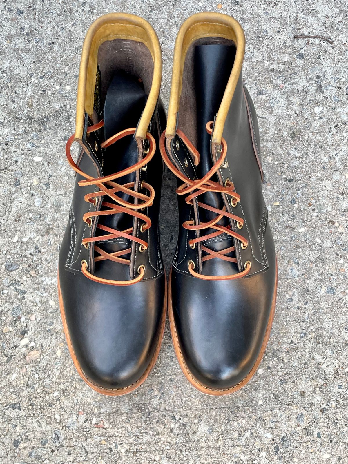 Photo by solestandcool on October 3, 2024 of the Role Club Underdogs in Shinki Hand-Finished Black Horsehide.