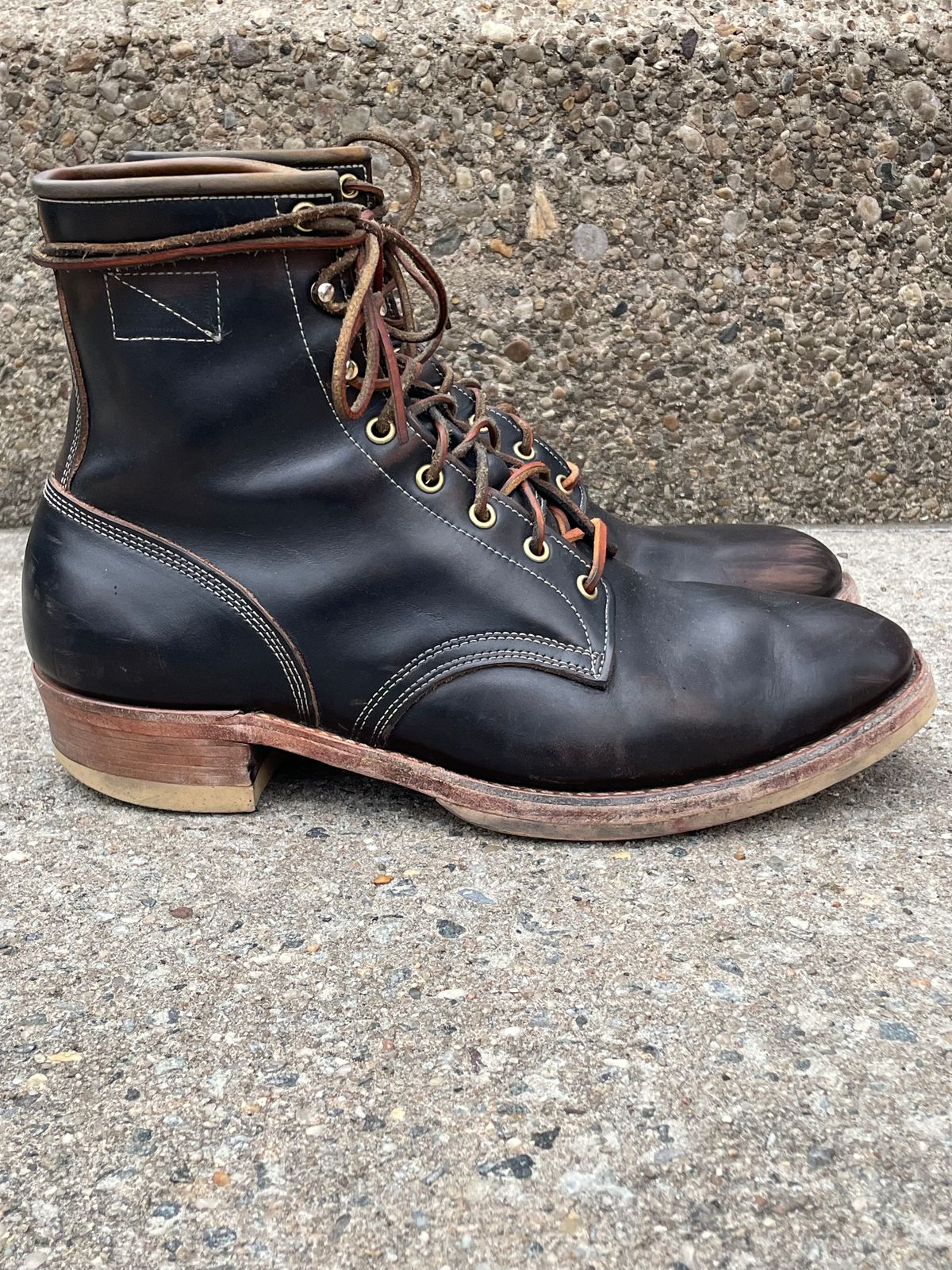 Photo by solestandcool on January 1, 2025 of the Role Club Underdogs in Shinki Hand-Finished Black Horsehide.