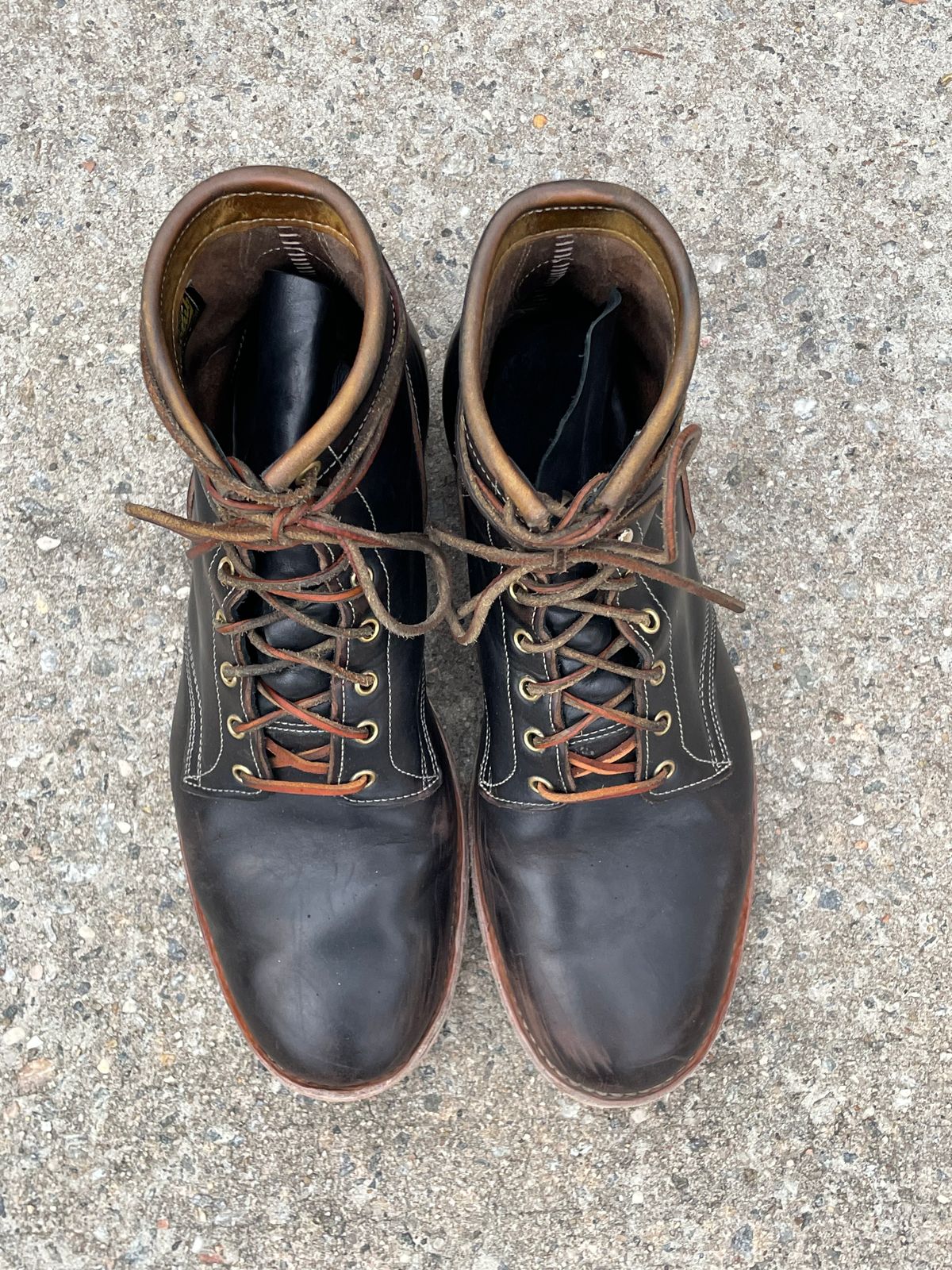 Photo by solestandcool on January 1, 2025 of the Role Club Underdogs in Shinki Hand-Finished Black Horsehide.